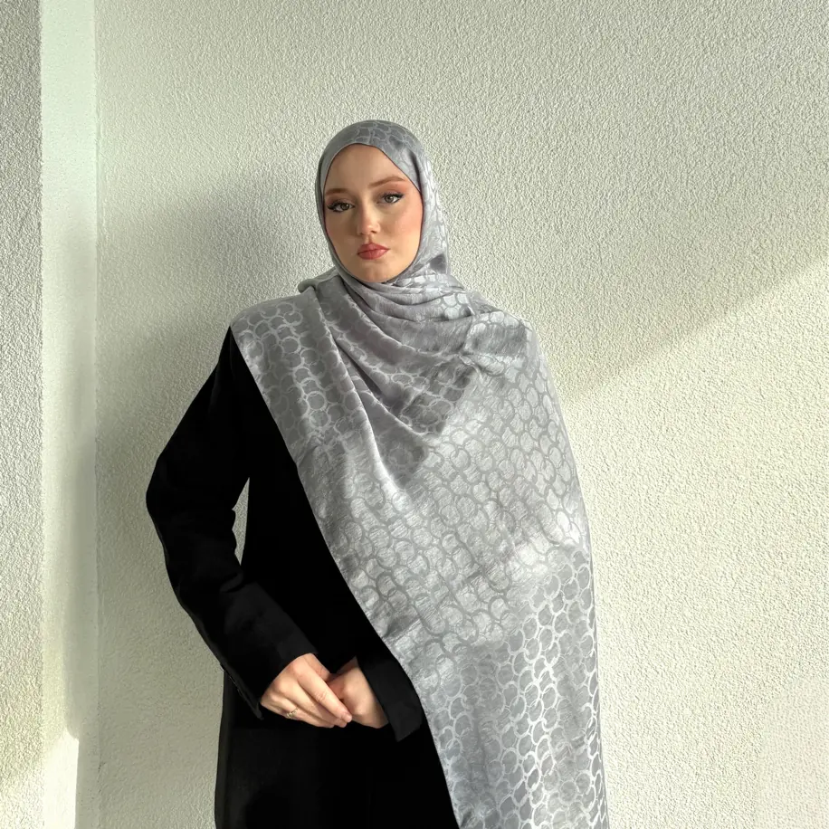Ürün görseli: Halka Desen Pamuk Jakar Şal - Gümüş