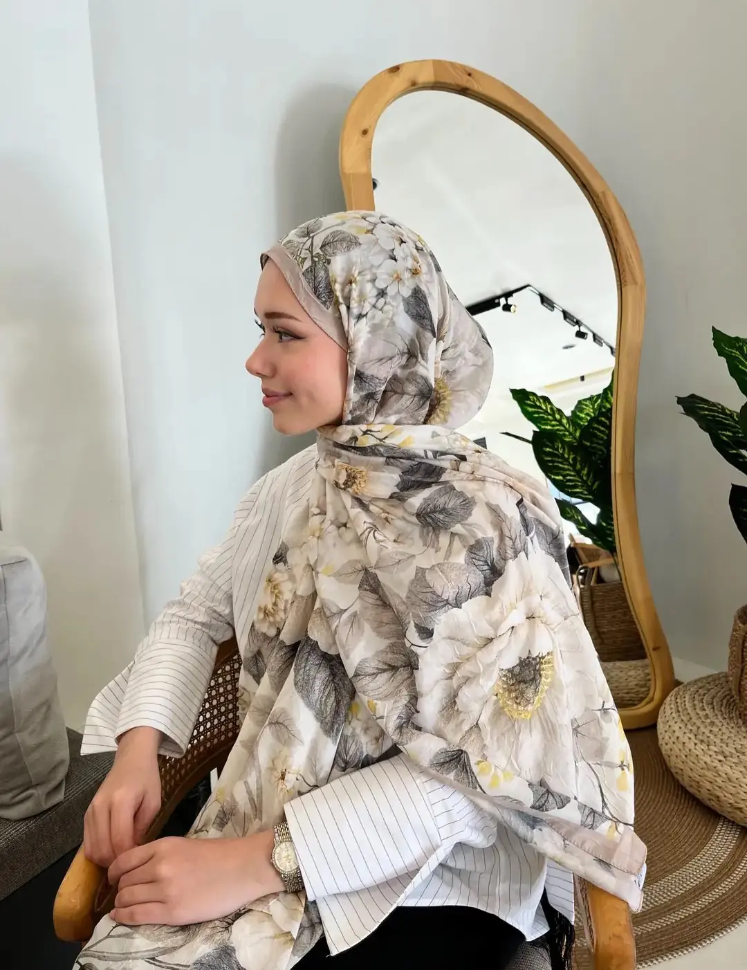 Ürün görseli: Peony Desen Pamuk Kraş Şal - Krem