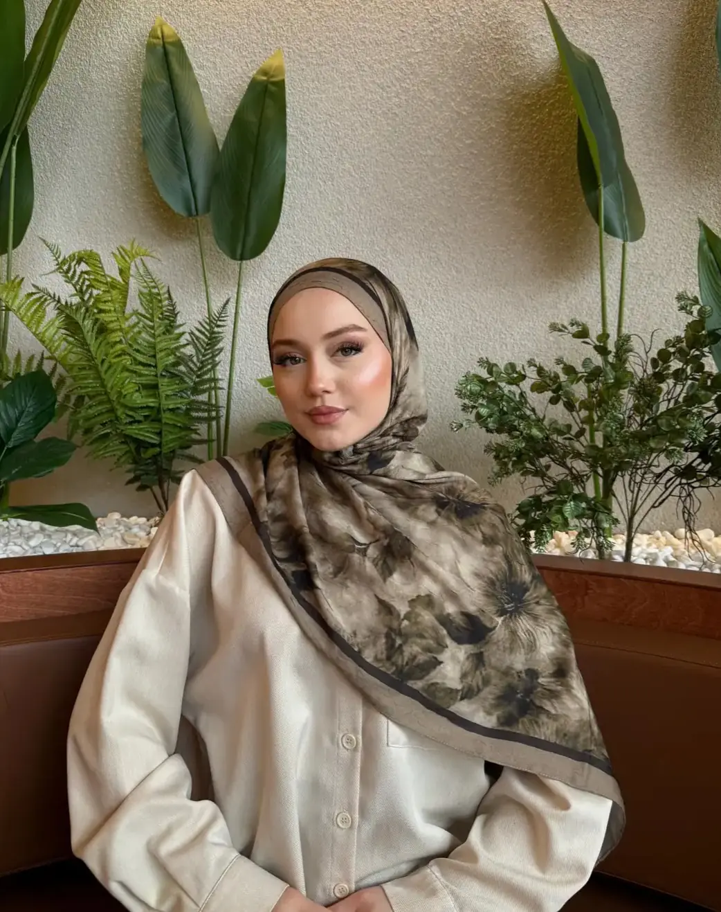 Ürün görseli: Manolya Desen Pamuk Kraş Şal - Haki/Vizon