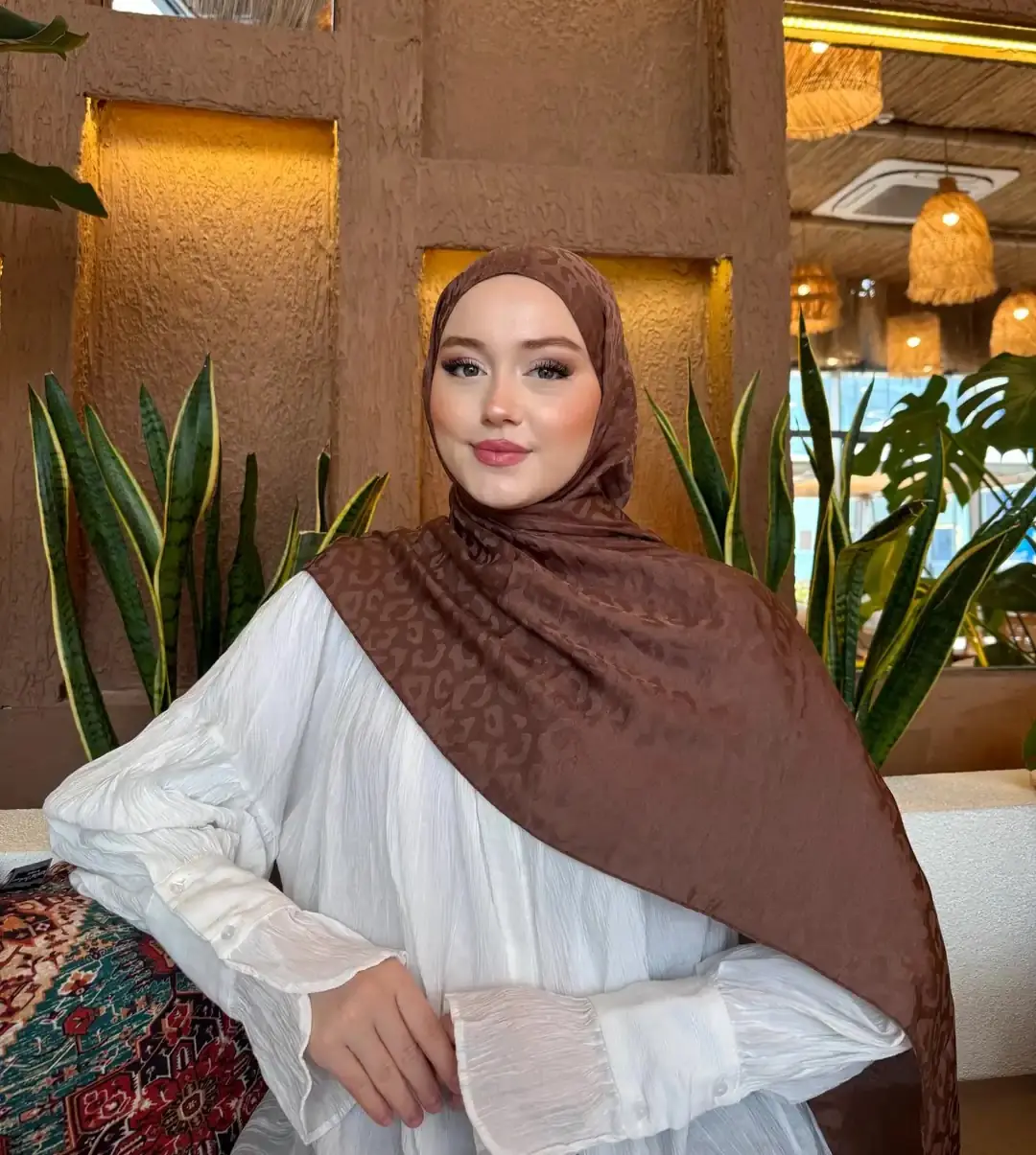 Ürün görseli: Leopar Desen Pamuk Jakar Şal - Mocha