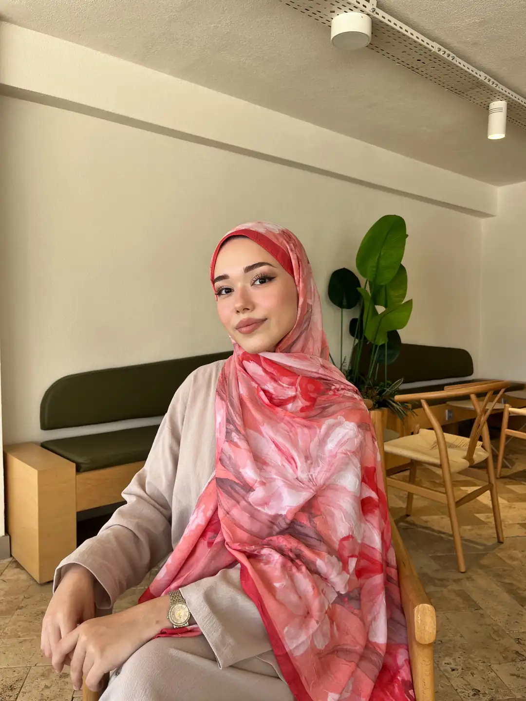 Ürün görseli: Açelya Desen Pamuk Kraş Şal - Nar çiçeği