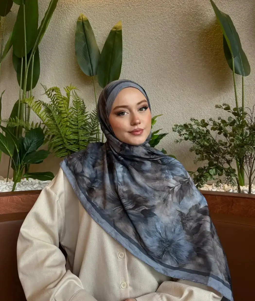 Ürün görseli: Manolya Desen Pamuk Kraş Şal - İndigo