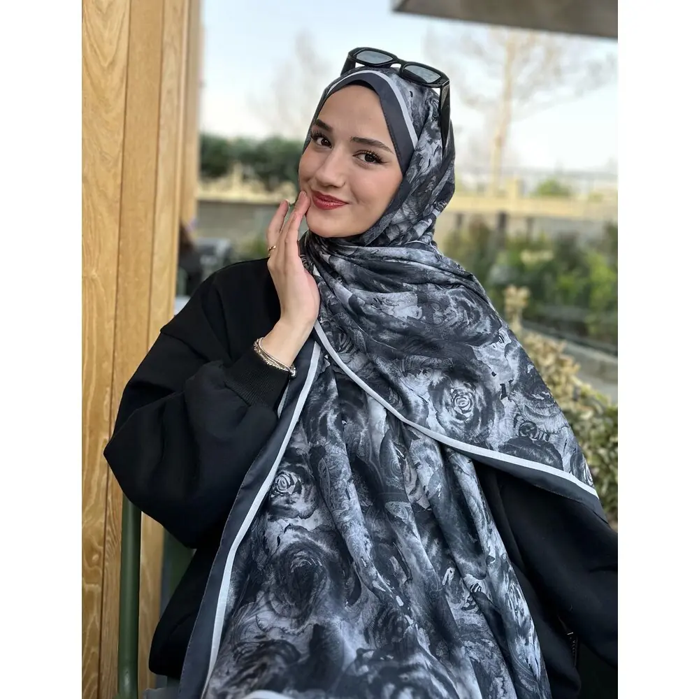 Ürün görseli: Rose Desen Pamuk Şal - Siyah